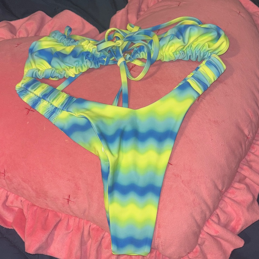 Kulani kinis Bikini Set